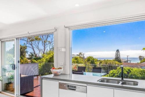 Lavish Home 4mins to the Beach Pet- Friendly House - Hosted by Canstay