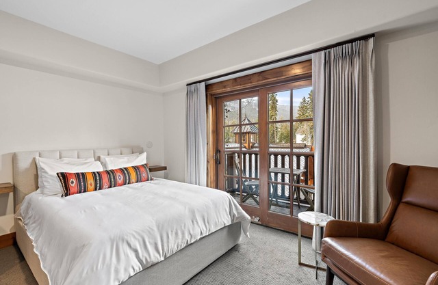 Lavish Studio with Balcony