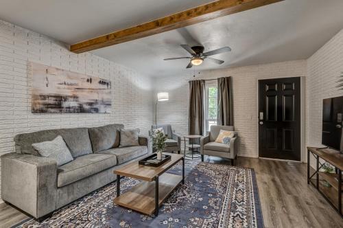 Lavish style 2BR in Stillwater with Free Parking and WiFi