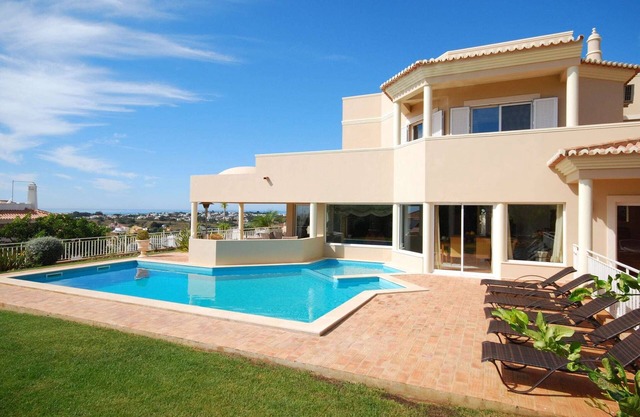 Villa lujosa en Albufeira con piscina privada