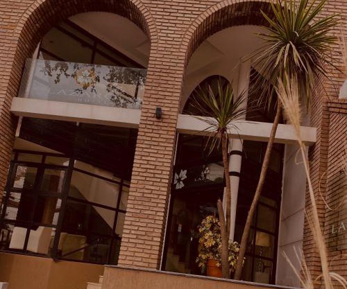 Lazaro hotel