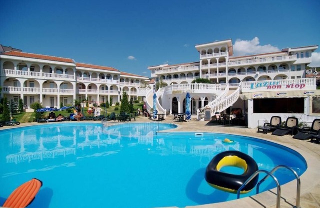 Lazur Apartments