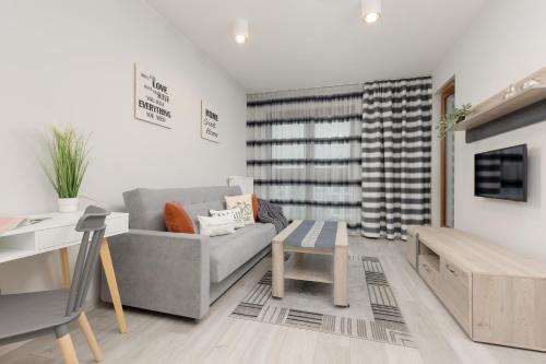 Lazurowa Street Warsaw Parking & Balcony by Noclegi Renters