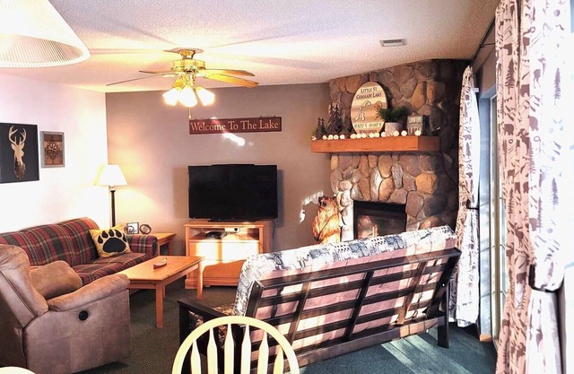 Lazy Bear Lodge on snow/UTV trails and lake