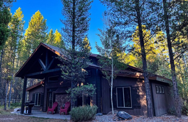 Lazy Daze Lodge on Bill's Island near West Yellowstone National Park