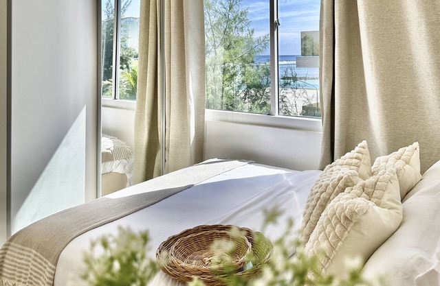 Lazzlla beachside studio apartments