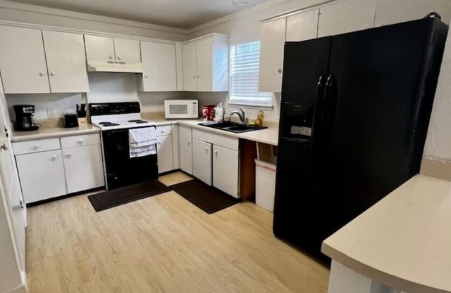 ★LBK Lake-View Property★3BR/2BA★S LBK/S Loop 289