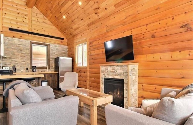 Le Billot- Rustic Chalet with Spa