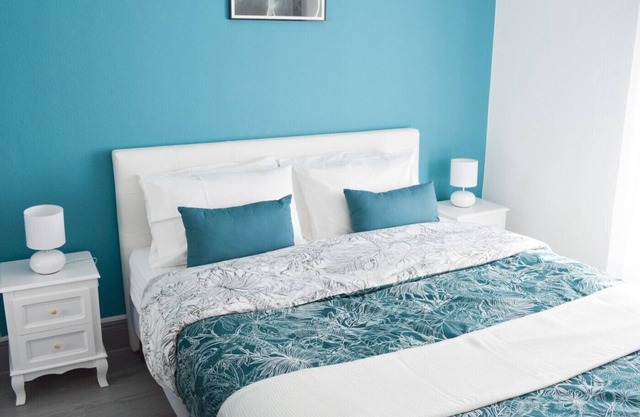 Le Blue St Léon"lit Queen Size Idéal Couple