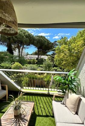 LE BOHÈME - balcon vue jardin - clim - place de parking - wifi - 5min plage