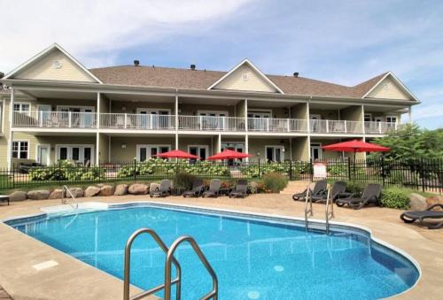 Le Champlain 101- Condo avec Piscine
