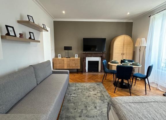 Le Charmant - Parking Gratuit, Wifi, RER C Choisy-le-Roi