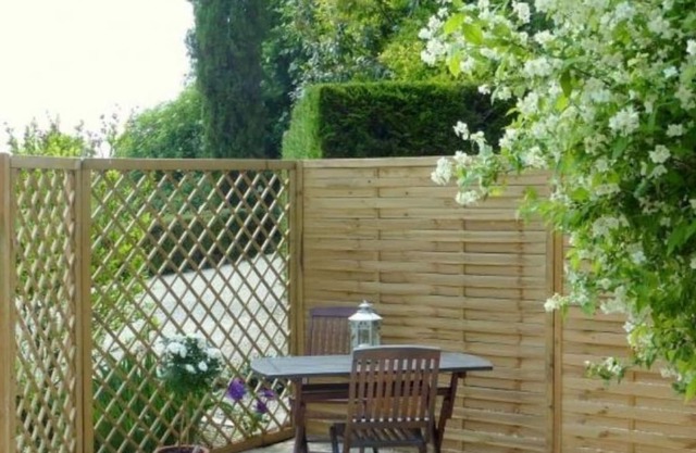 LE CIEL BLEU STUDIO HOLIDAY RENTAL IN LE GRAND PRESSIGNY INDRE-ET-LOIRE, FRANCE