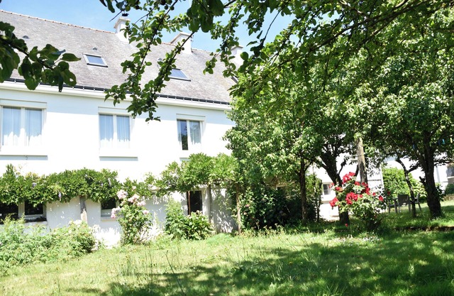 Le Clos d'argoat. House with games room, ideal for groups.