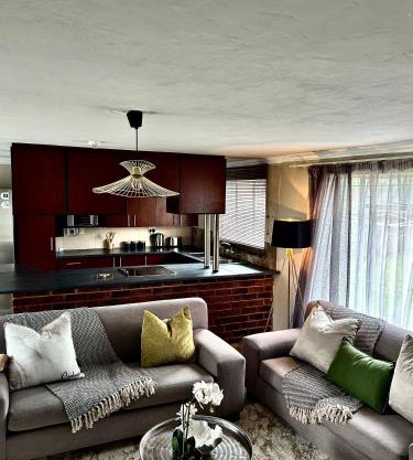 Le Com Home