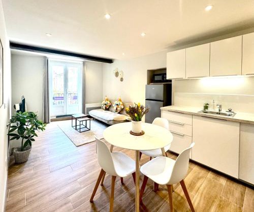 Le Cosy Bruey - Appartement Confort avec Balcon - Centre-Ville