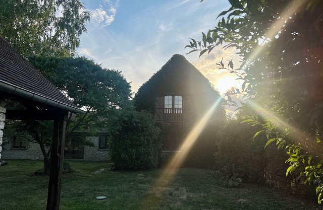 LE COTTAGE - bright and welcoming country house just an hour from Paris