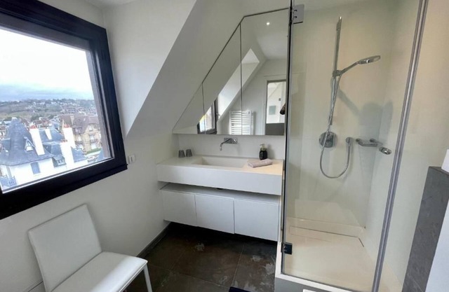 Le Duplex Deauville - Walking distance, golden triangle, unobstructed view with balcony