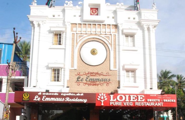 Le Emerald Residency