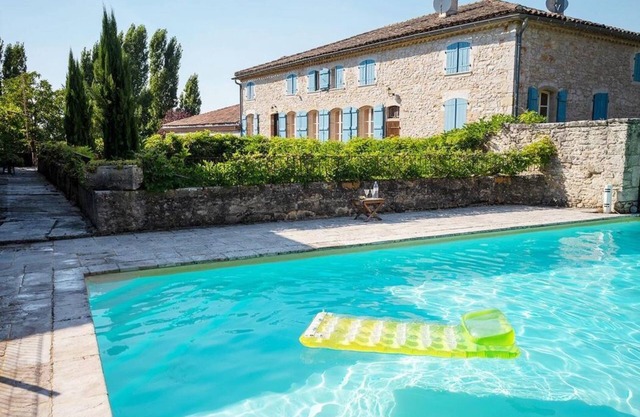 Le Flacon de la Verrouille La Vie est Belle Bed&breakfast Avec Piscine