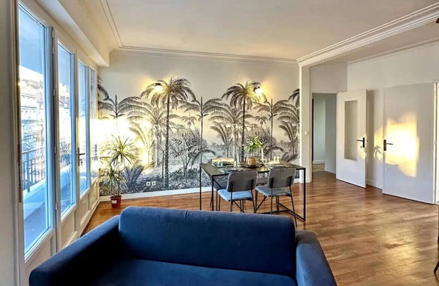 Le Grey Spacieux Avec Balcon. Proche du Centre et de la Plage