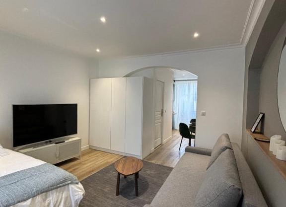 Le Joli Appartement - Parking Gratuit, Wifi, RER C Choisy-le-Roi