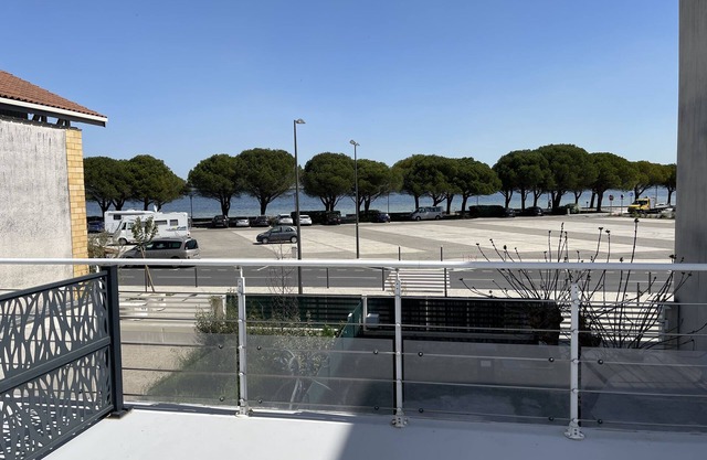 le lac Devant sa Porte- Base de Bombannes Proche , Ocean à 5 Minutes