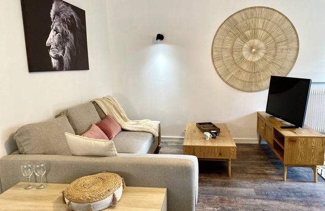 Le Loft Lodge, bright flat 67m², calm, comfort, free parking,Dinan