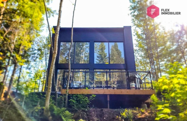 Le LoftWood de Portneuf - Private hot tub Sauna Pool Billiards Trails
