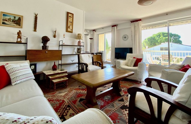 Le Marianne - 3 bedrooms and fully air-conditioned!