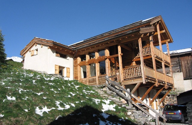 LE MIELI encantador chalet de alerce **** con vista panorámica para 7 personas