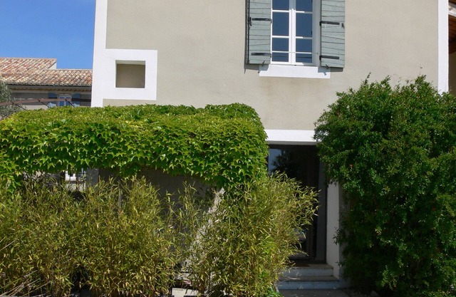 Le Mont Ventoux, casa con piscina en viñedo en funcionamiento en Drome provenzal
