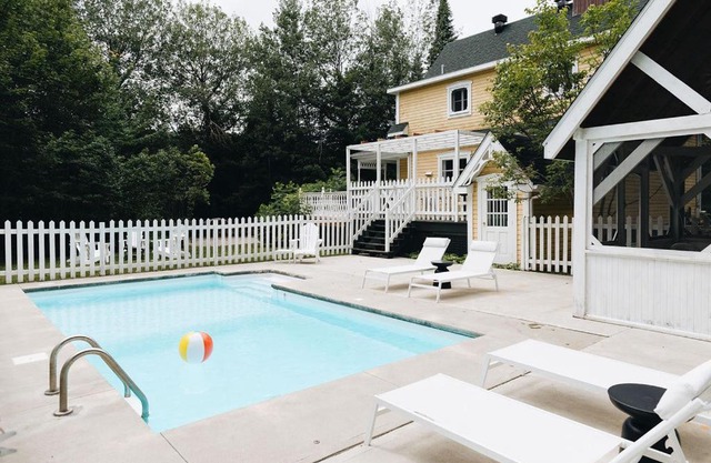 Le Pavillon! Comfort in Nature with spa and fireplaces