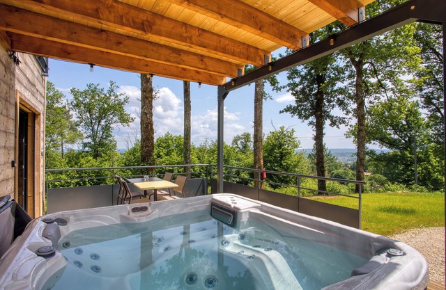 Le Pech Eternel : Cabane SPA des Chênes