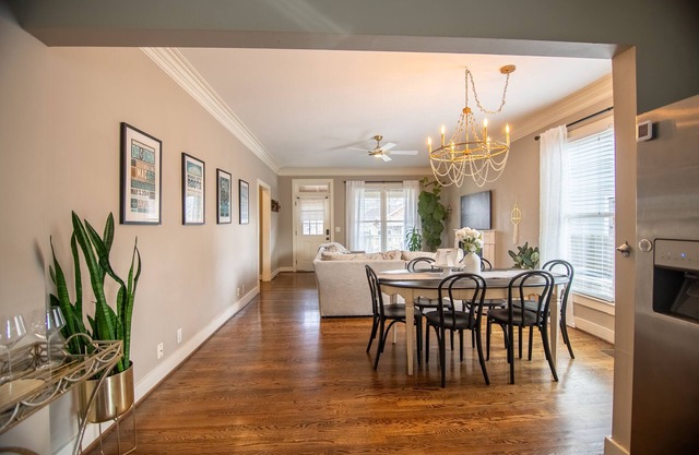 Le Petit Château Nashville — Cozy and Elegant, Near Downtown