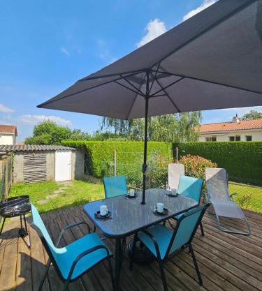 Le Petit Ecureuil charmant gîte jardin terrasse
