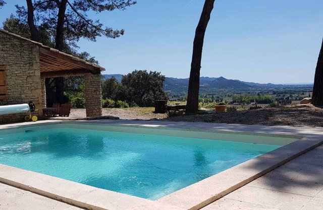 Le Petit Paradis, casa de piedra, piscina, vista excepcional