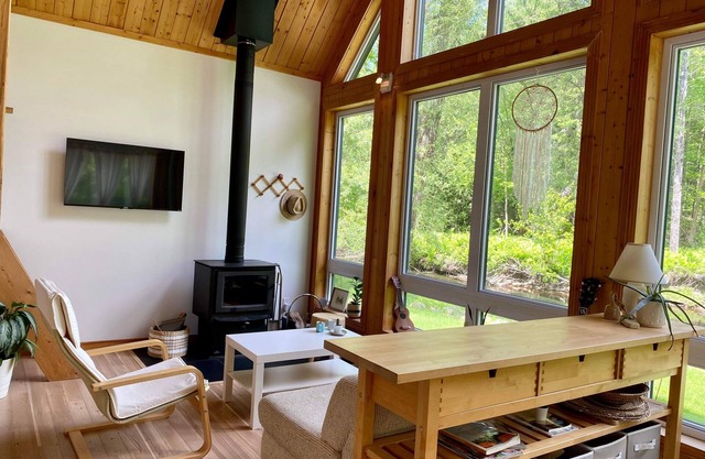 Le Petit Renard | Riverfront cottage