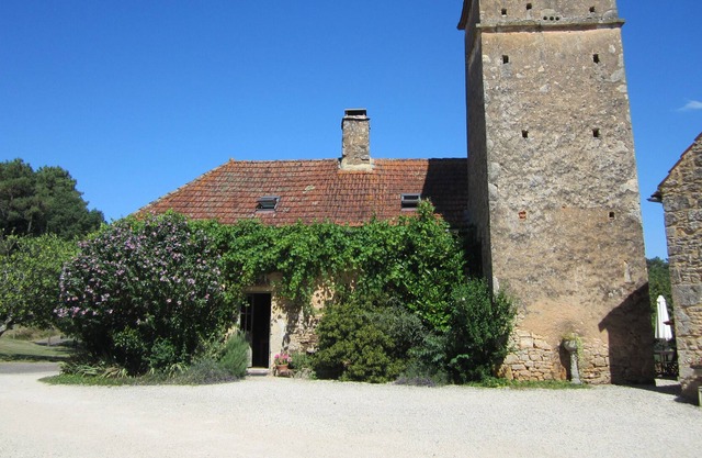 Le Pigeonnier, hermosa casa de campo de piedra en una aldea privada con 20 acres de tierra