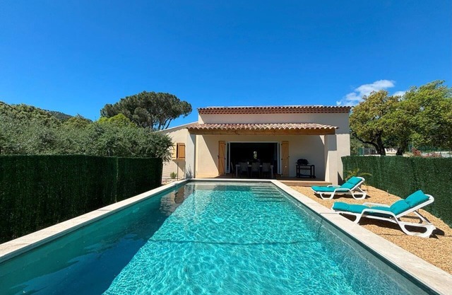 Le Plan de la Tour - Air-conditioned villa for 8 people with private pool