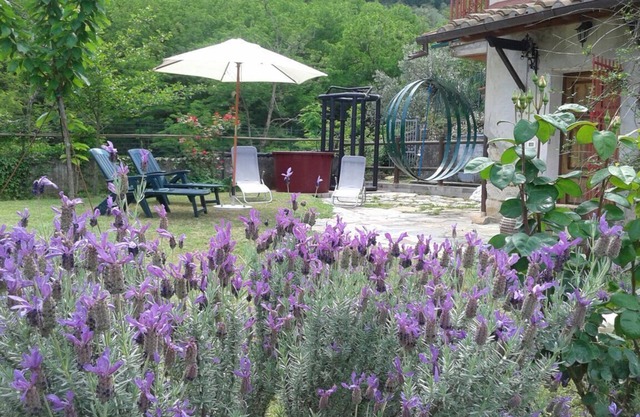 Casa de campo Le Poiane con gran jardín y piscina en Toscana