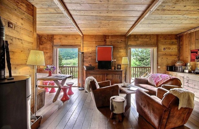 Le Refuge de Serre-Chevalier, dans un esprit chalet, commune de Le Monêtier-les-Bains