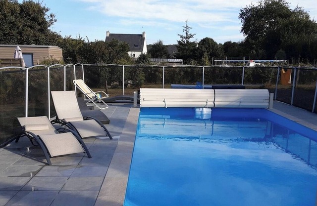 Le relais bleu de saint lunaire swimming pool & spa June 7 nights 2 free
