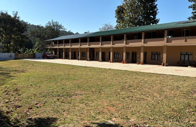 Le Selena Yelagiri