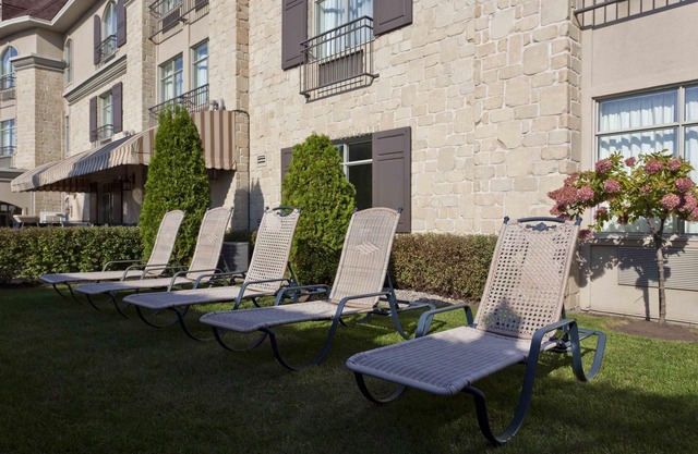 Le St-Martin Hotel & Suites Laval