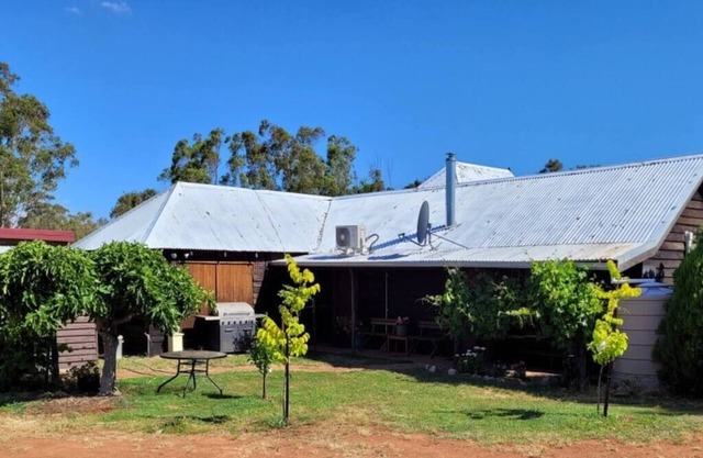 " Le Var" Historic accommodation with Ensuite.