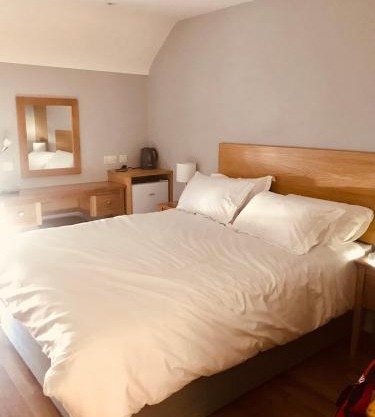 Leanna's Lodge, Keshcarrigan