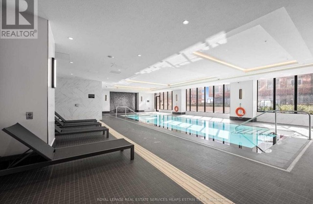 Leaside/Sunnybrook Executive 1 Bedroom, 2 Bathroom, Terrace, Condo