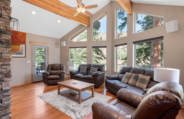 Leavenworth Mtn. Retreat -Home Close to Town