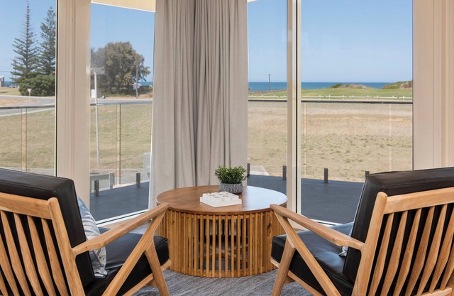 Ledge Views - Luxurious Coastal Home